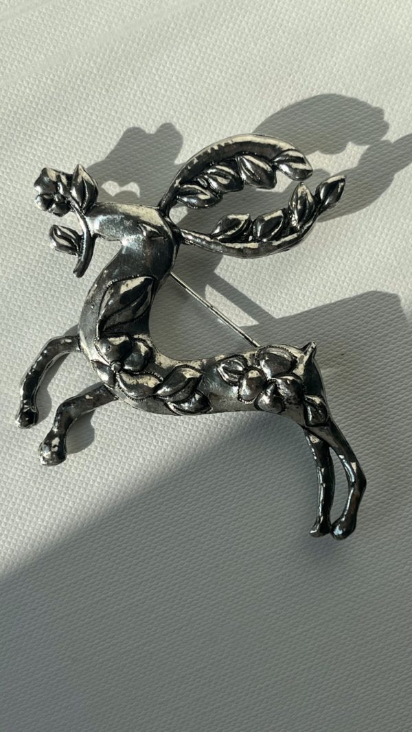 Vintage Silver Finish Deer with Flower Brooch by UNGARO Paris - immagine 3